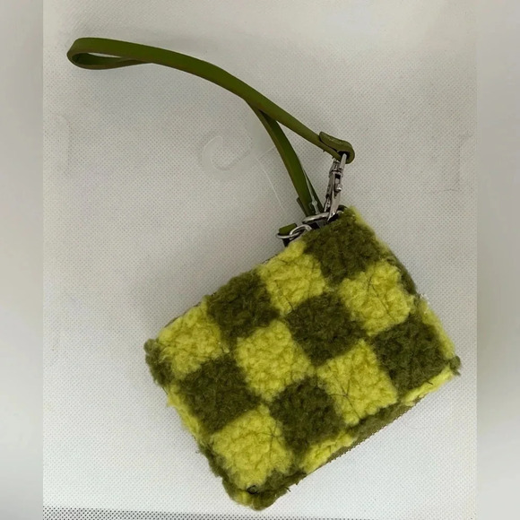 NOBO | faux Sherpa wallet. - Picture 11 of 12